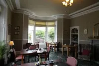The Pines Guest House - breakfast