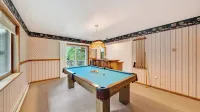 Stillwood by Avantstay Alpine Chalet + Decks + Game Room Near Ski + Lake - Homestays