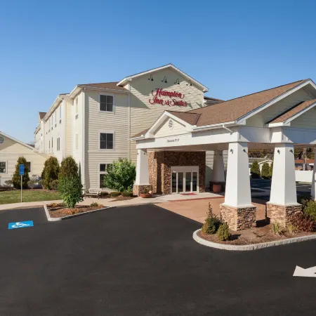 Hampton Inn & Suites Mystic