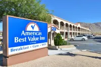 Starlight Inn & Suites Motel 29 Palms Joshua Tree National Park Hotels in Twentynine Palms