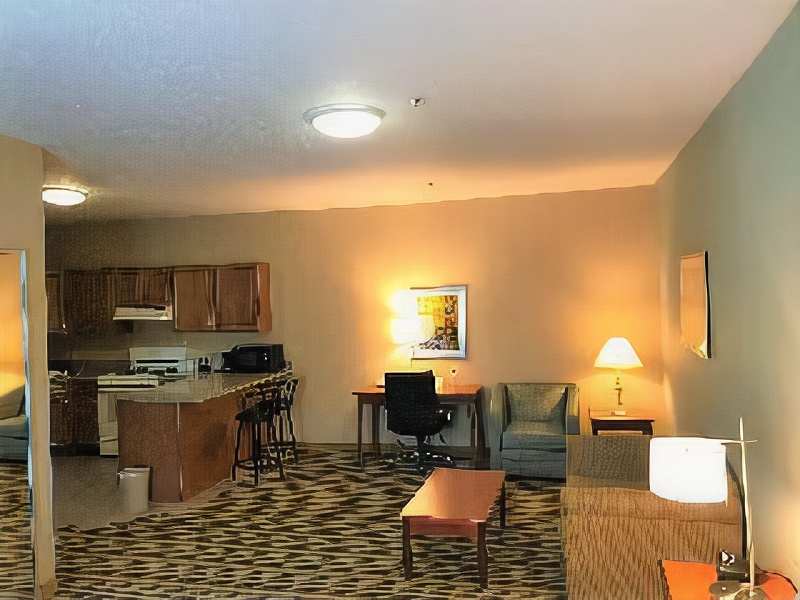 Best Western Plus New England Inn & Suites