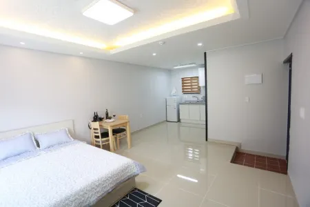 Miryang Chamjoeun Pension Отели рядом с достопримечательностью «Pyochungsa»