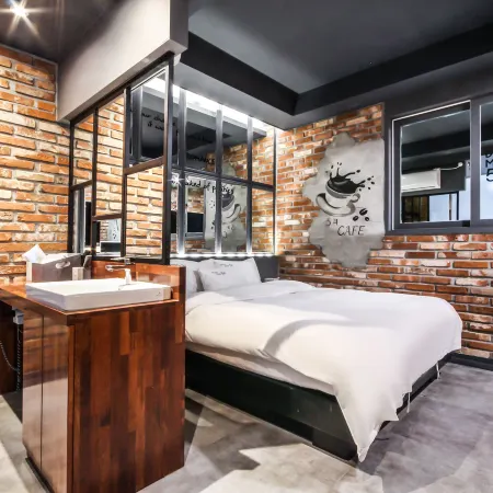 Cheongdo Hotel May Provence (Drive-in)