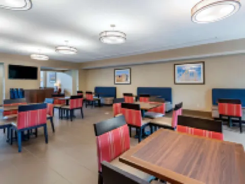 Comfort Suites Auburn Near I-69 Hotels in DeKalb County
