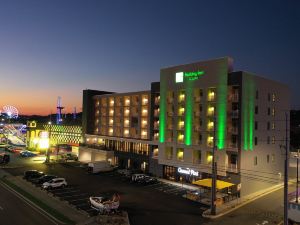 Holiday Inn & Suites Pigeon Forge Convention Center