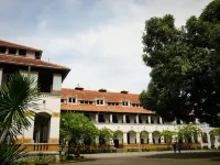 Queen Boutique Hotel Simpang Lima Hotéis em Candisari