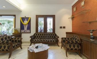 OYO 18762 Vaishnavi Residency