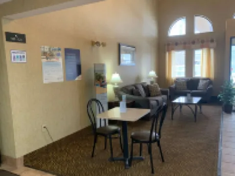 Super 8 by Wyndham Liverpool/Clay/Syracuse Area Hotels in Clay