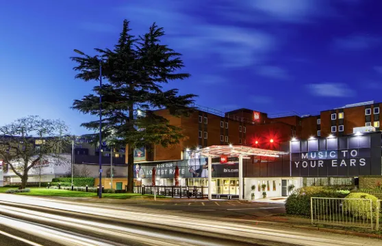 倫敦希思羅機場宜必思酒店