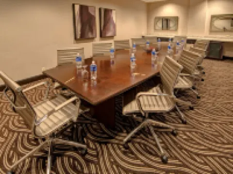 DoubleTree by Hilton Decatur Riverfront Hotels in Decatur