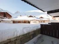 Chalet Club (Val Claret) 티뉴 호텔