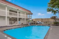 Motel 6 Dallas, TX - Market Center