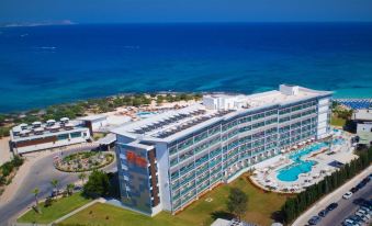 Asterias Beach Hotel