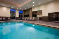Embassy Suites by Hilton Denver Downtown Convention Center - С бассейном