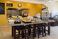 Hilton Garden Inn Valencia at Six Flags - Water Park