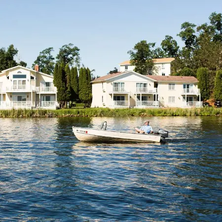 Maddens on Gull Lake