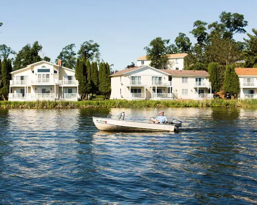 Maddens on Gull Lake Hotels in Cass County