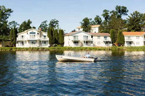 Maddens on Gull Lake