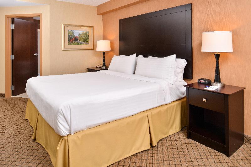 Holiday Inn Express Lewisburg - New Columbia, an Ihg Hotel