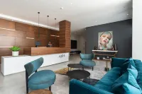 Axis Luxury Apartments by Century City Hotels