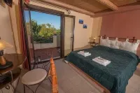 Argo Maisonettes & Suites Hotels in Apollonii