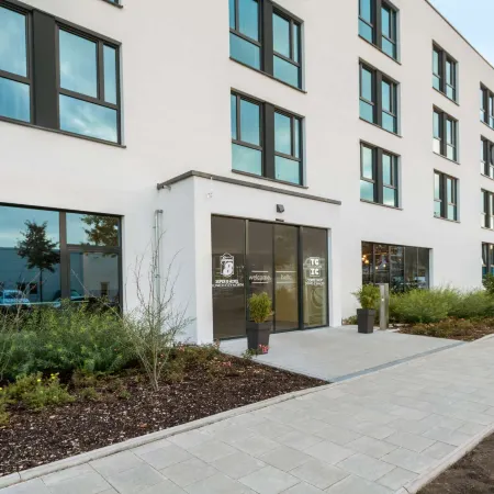 Super 8 by Wyndham Munich City North Отели рядом с достопримечательностью «Станция метро Hasenbergl»