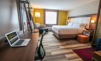 Holiday Inn Express & Suites Miami Airport East