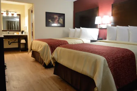 Red Roof Inn & Suites Sacramento North Отели в г. Мак-Клеллан Парк