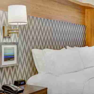 Holiday Inn East Windsor - Cranbury Area Rooms