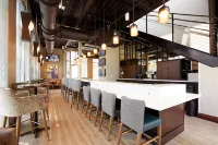 Holiday Inn LOUISVILLE DOWNTOWN by IHG - Barer