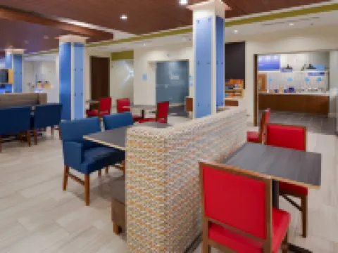 Holiday Inn Express & Suites LATTA by IHG Hotels in Dillon County
