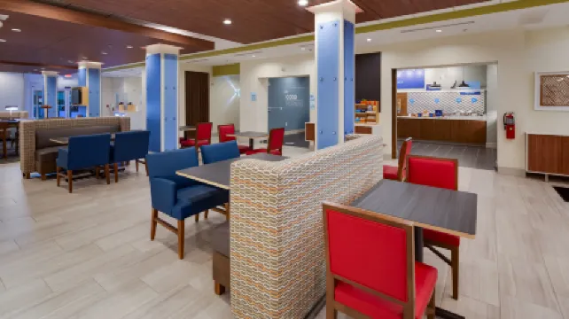 Holiday Inn Express & Suites LATTA by IHG