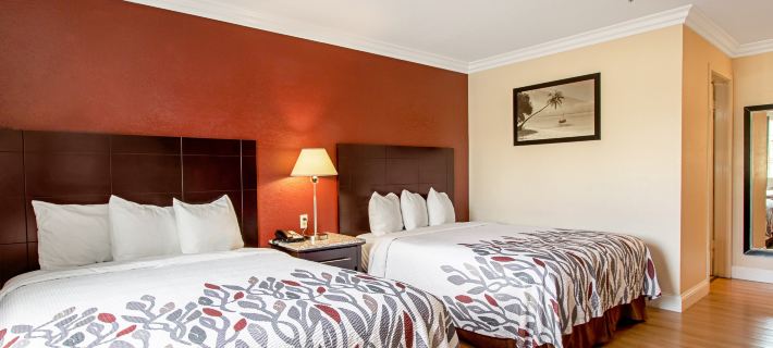 Red Roof Inn & Suites Monterey Ξενοδοχεία στην πόλη Monterey