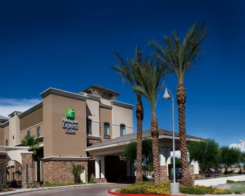 Holiday Inn Express & Suites PHOENIX - GLENDALE SPORTS DIST by IHG Hotels near Camelback Ranch