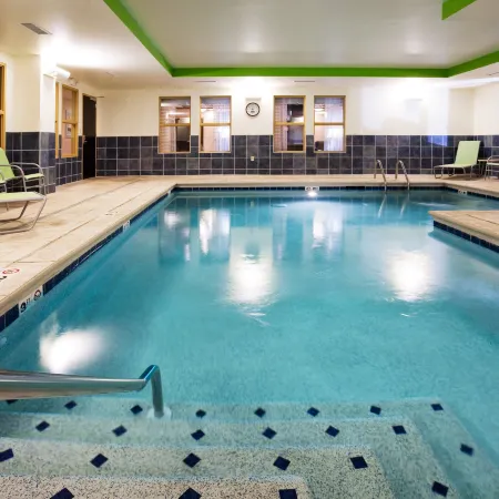 Holiday Inn Express & Suites NEWPORT SOUTH by IHG