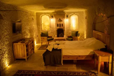石榴石洞穴酒店