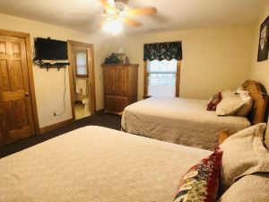 Briarstone Lodge Condo 13B - Two Bedroom Condo