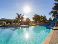Motueka Top 10 Holiday Park - Pools