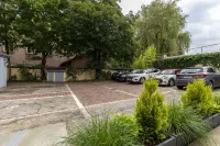 The Originals Boutique, Hôtel de la Balance, Montbéliard - parking