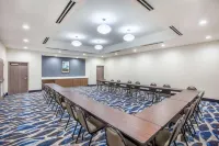 La Quinta Inn & Suites by Wyndham Dallas Duncanville Hotels in Cedar Hill