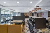 La Quinta Inn & Suites by Wyndham Raleigh Downtown North - sarapan