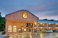 Super 8 by Wyndham Marietta/West/ATL Area Hotels in Marietta