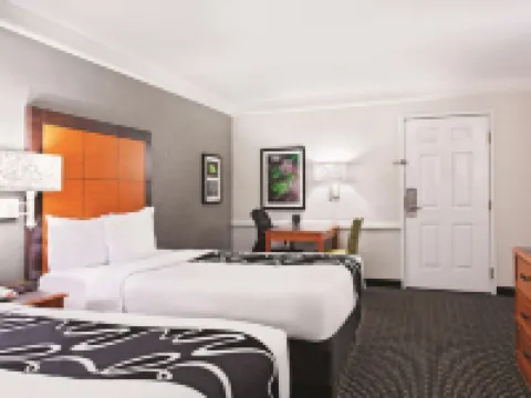 La Quinta Inn by Wyndham Champaign Hotels in Champaign