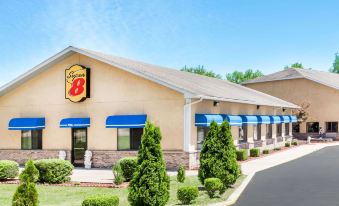 Super 8 by Wyndham Paris TN