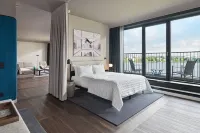 Le Méridien Hamburg Hotel dekat Reeperbahnbummel mit Olivia Jones