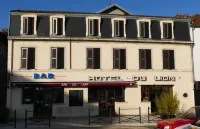 Hôtel du Lion Hotels in Comberjon