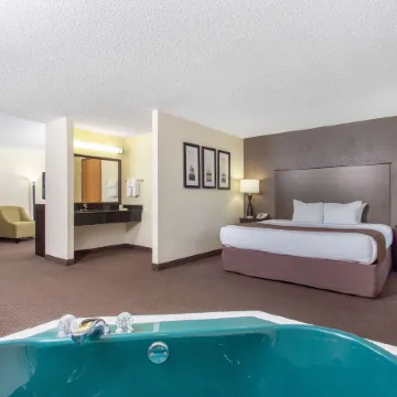 AmericInn by Wyndham Rhinelander