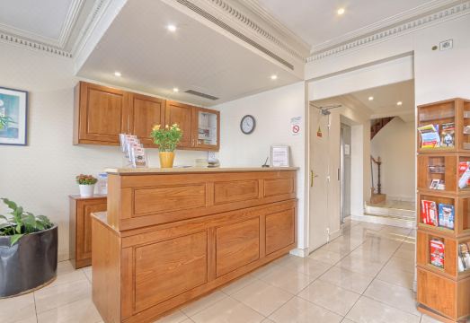 121 파리 호텔 로비