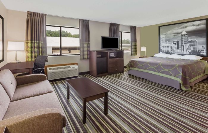 Super 8 by Wyndham Plymouth