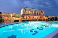 Maltezos Hotel - Pools
